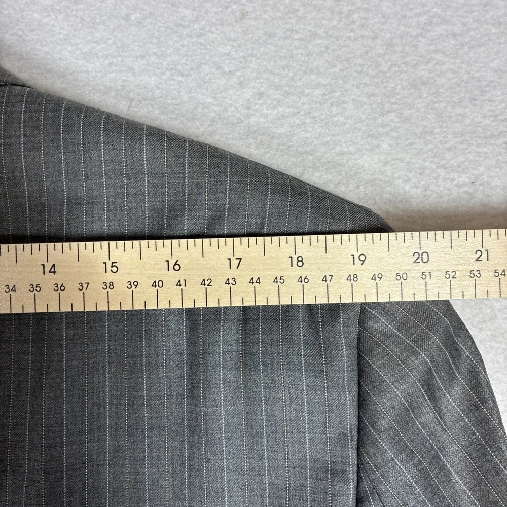 Jos. A Bank Signature Men's Wool Gray Pinstripe Suit 2 Piece 42R 35x30